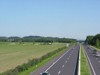 Autobahn A8 und intensiv genutzte Landwirtschaftsflächen bei Ort i. Ikr.