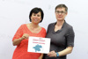 v.l.: Sozial-Landesrätin Birgit Gerstorfer und Dorothea Dorfbauer (Sozialplattform) präsentieren die Soziallandkarte für Oberösterreich