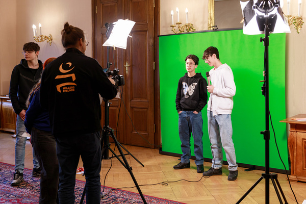 Schüler im Videoworkshop bei der Werkstatt für Demokratie in Oberösterreich