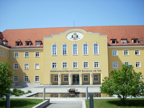 Amtsgebäude der Bezirkshauptmannschaft Braunau am Inn