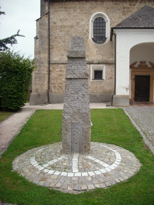 Friedenswächter am Kriegerfriedhof Helpfau-Uttendorf