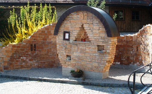 Friedensmauer, Gemeinde Moosdorf