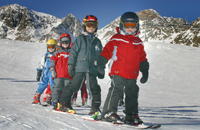 Kinder beim Schifahren 