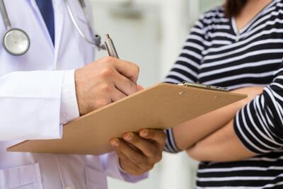 Arzt mit Patient