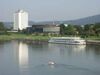 Donaupark mit Brucknerhaus und Donau 