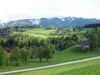 Blick von Limberg auf die Rodungsinsel Schwarzenbach, im Hintergrund die Nordabhänge von Kleinem Hollerberg und Hochplettspitz 