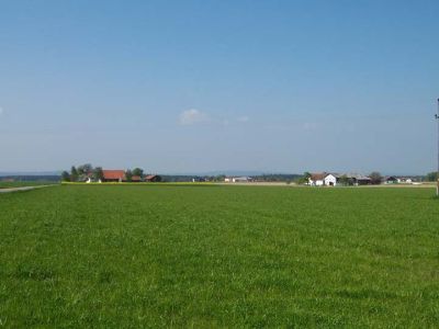 Streusiedlungsgebiet mit Einzelhöfen auf der Hochterrasse bei Hollstraß 