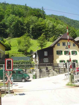 Lauffen, ein Ort in einem sehr engen Abschnitt des Trauntals