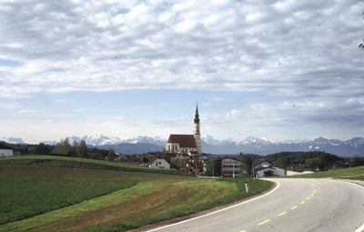 Eggelsberg, Blick nach Süden gegen die Alpenkette 