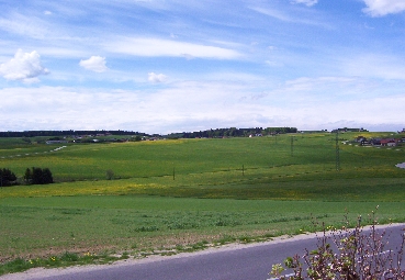 Von Grünlandnutzung dominierte Moränenlandschaft bei Pöndorf 