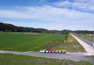 Intensiv genutztes Terrassenfeld der Vöckla bei Pöring 