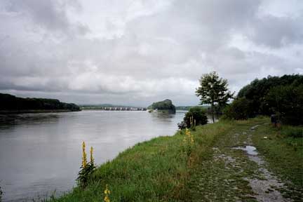 Donau unterhalb des Kraftwerks Ottensheim-Wilhering