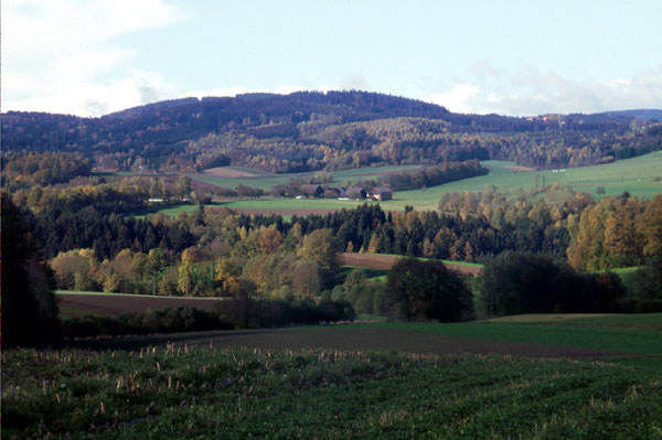 Blick auf den Schnürberg von Kaltenmarkt aus (Laubwälder!)