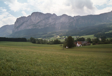 Das Tal der Fuschler Ache mit der Drachenwand im Hintergrund