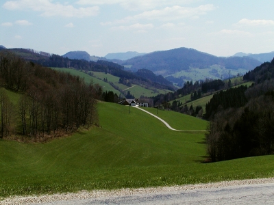 Blick in den Pechgraben am Südrand der Raumeinheit zum Höhenberg. Blickrichtung Ostsüdost 