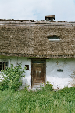 Strohgedecktes Haus, südl von Sandl 