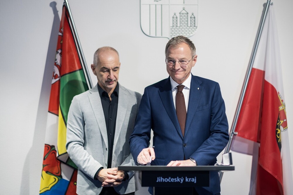 LH Stelzer und KH Kuba unterzeichnen das „Arbeitsübereinkommen 2025-2030 Oberösterreich-Südböhmen