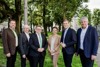 Gerhard Fornwagner, Ing. Christian Steininger, Martin Gaisberger, DIin Daniela König, Landesrat Stefan Kaineder und Herbert Froschauer stehen nebeneinander im Promenadenpark vor dem Linzer Landhaus