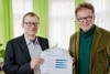 Mag. Christoph Hofinger und Landesrat Rudi Anschober präsentieren den Oö. Integrationsmonitor 2017