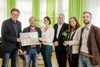 LR Rudi Anschober, Ercan Sen (Bienenfreundliche Gemeinde Asten), Gerlinde Larndorfer-Armbruster (Bodenbündnis OÖ), Bürgermeister Franz Füreder und Susanna Kolb (Bienenfreundliche Gemeinde Ottensheim) und Dominik Linhard (Global 2000).  