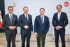 Stehend: Wirtschafts- und Energie-Landesrat Markus Achleitner, Landeshauptmann Mag. Thomas Stelzer, Landeshauptmann-Stellvertreter Dr. Manfred Haimbuchner und Dr. Leonhard Schitter, CEO Energie AG Oberösterreich.