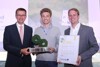 v.l.: Wirtschafts- und Forschungs-Landesrat Markus Achleitner, Kilian Kaminski, Refurbed-Gründer und Gewinner der Kategorie Circular innovation oft he year 2019, DI Christian Maurer, Cluster-Manager Cleantech-Cluster