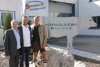 v.l. : LR Max Hiegelsberger, Xaver Staufer und Unimarkt-GF Andreas Haider beim Besuch der Hofmolkerei Staufer