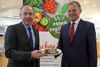 Landeshauptmann Thomas Stelzer und Agrar-Landesrat Max Hiegelsberger setzen auf regionalen Lebensmitteleinkauf