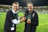 – v.l.: Sport-Landesrat Markus Achleitner und SV-Ried-Trainer Gerald Baumgartner.