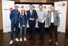 Harald Rodlauer (ÖSV-Cheftrainer Sprunglauf Damen), ÖSV-Nationalteam-Skispringerin Jacqueline Seifriedsberger, Wirtschafts- und Sport-Landesrat Markus Achleitner, Mag. Klaus Kumpfmüller (Präsident Landesskiverband OÖ) und Bernhard Zauner (Präsident und OK-Chef UVB Hinzenbach).