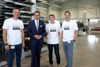 v.l.: Nordfels-CEO Dr. Johannes Kaar, Wirtschafts-Landesrat Markus Achleitner, Nordfels-CEO Edmund Jenner-Braunschmied und Nordfels-CEO Martin Reingruber stehen in einer Werkshalle nebeneinander. 