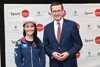 ÖSV-Nationalteam-Skispringerin Jacqueline Seifriedsberger und Wirtschafts- und Sport-Landesrat Markus Achleitner.