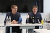 v.l.: Wirtschafts- und Sport-Landesrat Markus Achleitner und Oliver Glasner beim Pressegespräch.