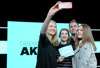 Auch ein Selfie im Studio mit Landesrätin Mag.a Christine Haberlander stand am Programm (v. l. Landesrätin Mag. a Christine Haberlander, Juliane Wizany, Laura Kremer und LT1-Programmchef Dietmar Maier.