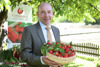Landesrat Max Hiegelsberger eröffnet die Gemüse- und Erdbeersaison 