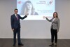 Landesrat Markus Achleitner und Mag.a Angelika Sery-Froschauer deuten auf eine Videowand mit dem Text: Digital Starter 21, das oö. Förderprogramm für digitale Projekte