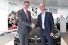 v.l.: Der neue Geschäftsführer des BMW Group Werks Steyr, Dr. Alexander Susanek, mit Wirtschafts- und Forschungs-Landesrat Markus Achleitner im Rahmen eines Arbeitsgesprächs heute in Steyr.