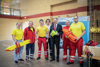 LH Stelzer mit Ehrenamtlichen der Wasserrettung beim regionalen Ehrenamtstag in der Bezirkssporthalle Vöcklabruck