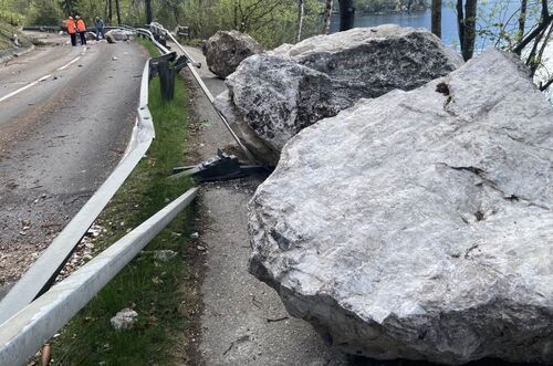 Felssturz auf der B152 im Salzkammergut