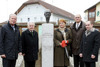 v.l.: Vizekanzler Dr. Reinhold Mitterlehner, LH Dr. Josef Pühringer, Dr.in Christa Stadler (Tochter v. Rudolf Kirchschläger), Univ. Prof. Dr. Walter Kirchschläger (Sohn v. Rudolf Kirchschläger), Bgm. Josef Wögerbauer (Niederkappel)