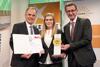 Siegerin Young Energy Researchers Award 2019 - v.l.: DI Dr. Gerhard Dell, Tanja Hornbachner BSc., Wirtschafts- und Energie-Landesrat Markus Achleitner