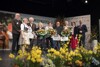  Landeshauptmann Thomas Stelzer und Agrar-Landesrätin Michaela Langer-Weninger mit den Preisträgern der Gartentrophy 2022. 