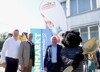 Florian Zagler (Zagler Müslibär), Unimarkt-Geschäftsführer Dkfm. Andreas Haider und Agrar-Landesrat Max Hiegelsberger mit dem Müslibären