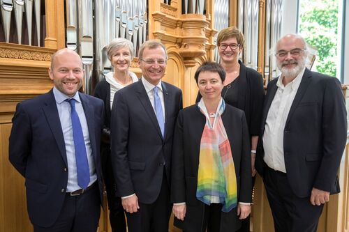 v.l.: Studiendekan Wilfried Brandstötter, Universitätsdirektorin Mag.a Brigitte Mössenböck, LH Mag. Thomas Stelzer, Rektorin Univ.Prof. in Dr. in Ursula Brandstätter, Studiendekanin Univ.Prof. in Dr. in Constanze Wimmer, Vizerektor Univ.Prof. Thomas Kerbl