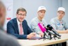 v.l.: Wirtschafts- und Sport-Landesrat Markus Achleitner, Daniel Huber und Michael Hayböck