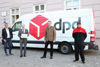 Prokurist Schachinger Paketdienst Hans-Peter Hirtenlehner, Agrar-Landesrat Max Hiegelsberger, DPD-Betriebsleiter Josef Lanzersdorfer und DPD Fahrer Toni Bartulovic präsentieren die Zusammenarbeit zwischen Genussland OÖ und DPD Paketdienst.