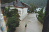 Hochwasser 2002 - Durch Verklausung der Binderwegbrücke wurde ein Teil des Ortszentrums von Weyer überschwemmt