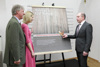 (von links): pro Holz OÖ Obmann Georg A. Starhemberg, LH-Stellvertreterin Mag.a Christine Haberlander und Agrar-Landesrat Max Hiegelsberger laden zum Besuch der Wanderausstellung ein