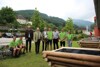 LAbg. Christian Dörfel, Landesrat Max Hiegelsberger, Direktor Martin Faschang, Zimmereipraxislehrer Josef Mörwald mit Schülern der LWBFS Schlierbach.