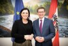 V.l.: Tourismusministerin Elisabeth Köstinger mit Wirtschafts- und Tourismus-Landesrat Markus Achleitner.